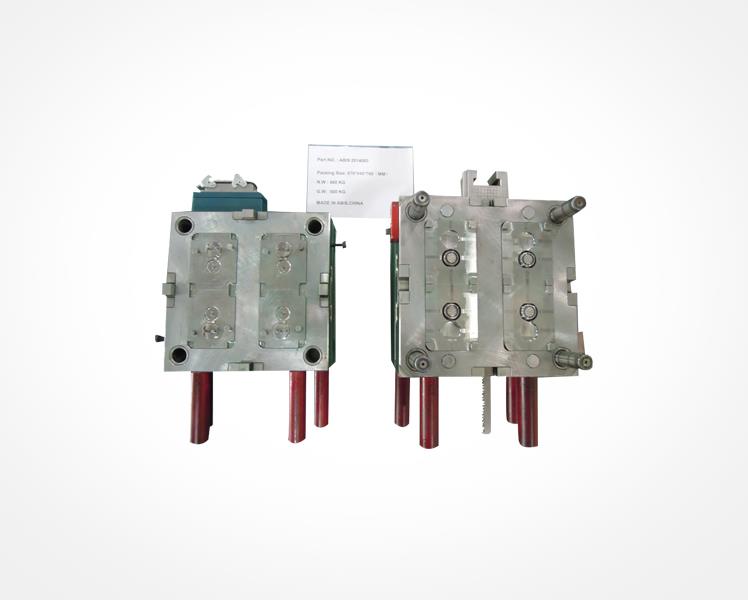 4 cavity cap injection tooling.jpg