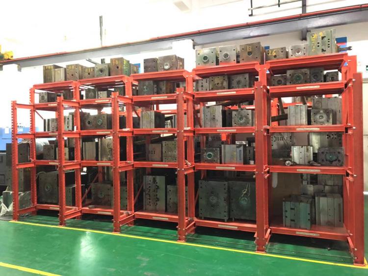 plastic mold