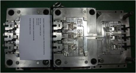 High Precision Plastic Inserting Mold