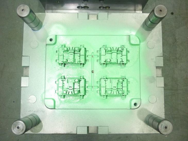 Factory Professional Electric Power Socket Injection Mould